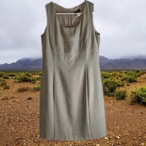Studio London 8 sleeveless lined shift dress. Office, business, travel, work.